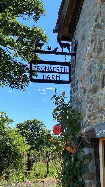 Hof Foto von Fronserth Farm